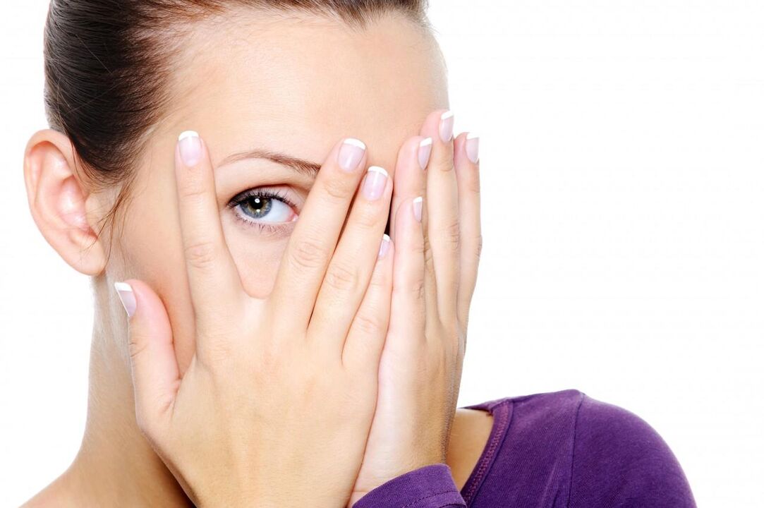 Eye exercise through the fingers